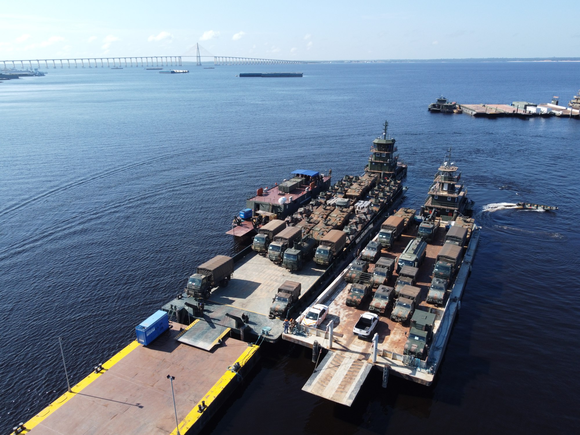 Capa: Blindados chegam a Roraima e reforçam fronteira com Venezuela e Guiana