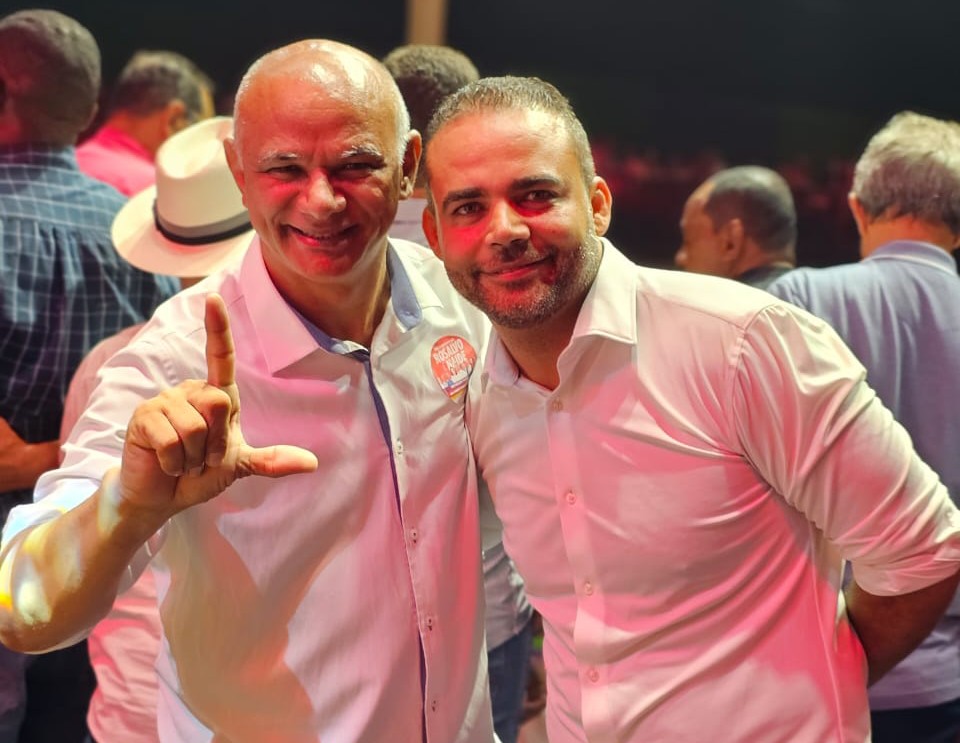 Capa: Lula Maciel é um dos destaques no lançamento da pré-candidatura de Rosalvo à prefeitura de Lauro de Freitas