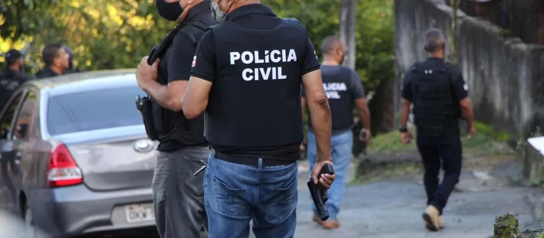 Capa: DUPLO HOMICÍDIO: Dois corpos encontrados com marcas de tiros em Simões Filho