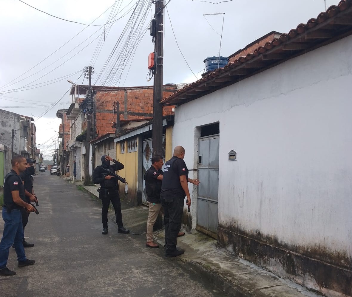 Capa: Homem é preso em flagrante por tentativa de feminicídio em Jequié