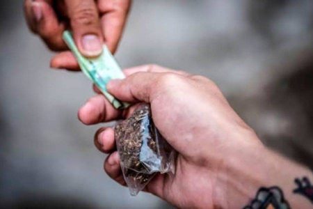 Capa: População vive medo em meio a disputa de 20 facções por tráfico de drogas na Bahia