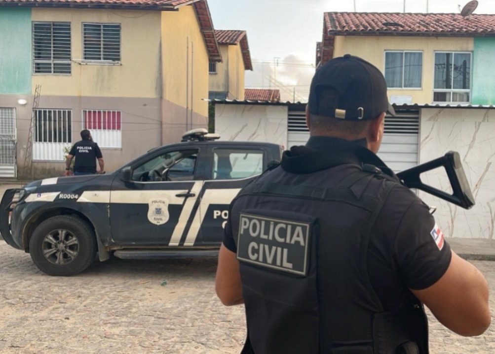 Capa: Pai acusado de estupro da filha de 11 anos tem mandado cumprido