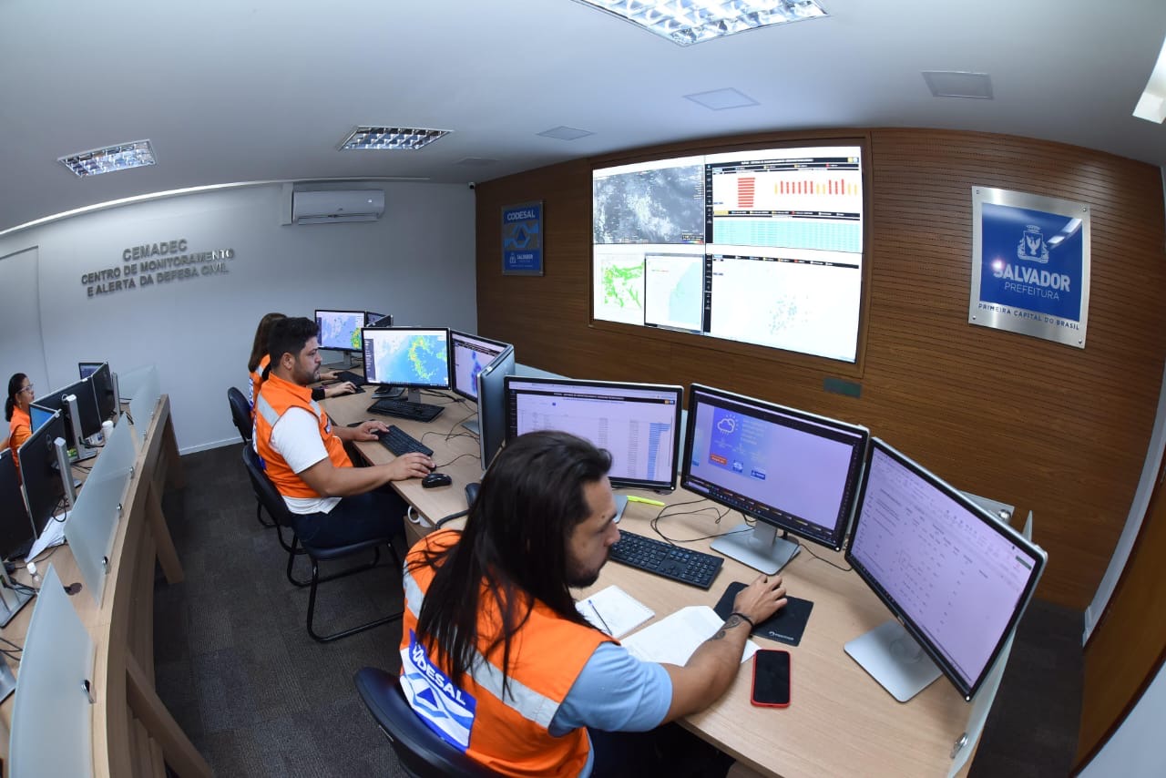 Capa: Salvador registra mais de 219 milímetros de chuvas em apenas 72 horas; número é o dobro da média histórica para novembro