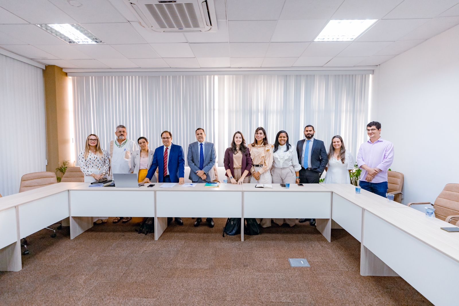 Capa: Equipe de Débora Regis tem primeira reunião de transição com representantes da atual gestão de Lauro de Freitas