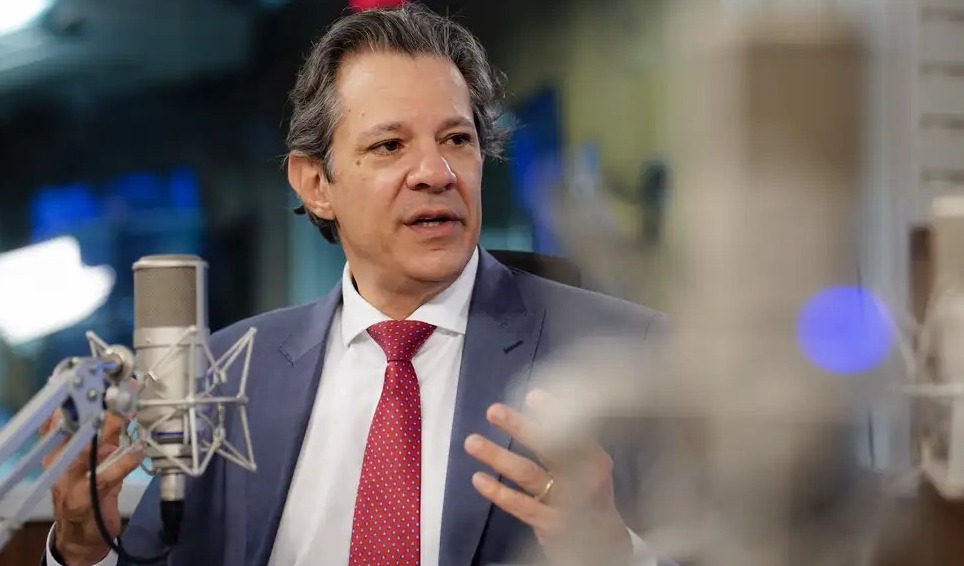 Capa: Haddad anuncia isenção de IR para quem ganha até R$ 5 mil