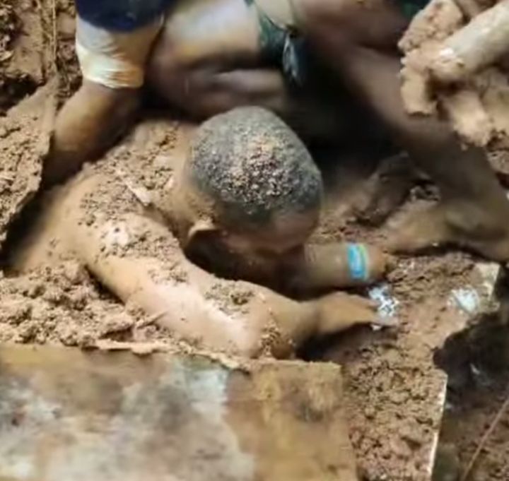 Capa: Homem fica preso após ser atingido por deslizamento em Saramandaia.