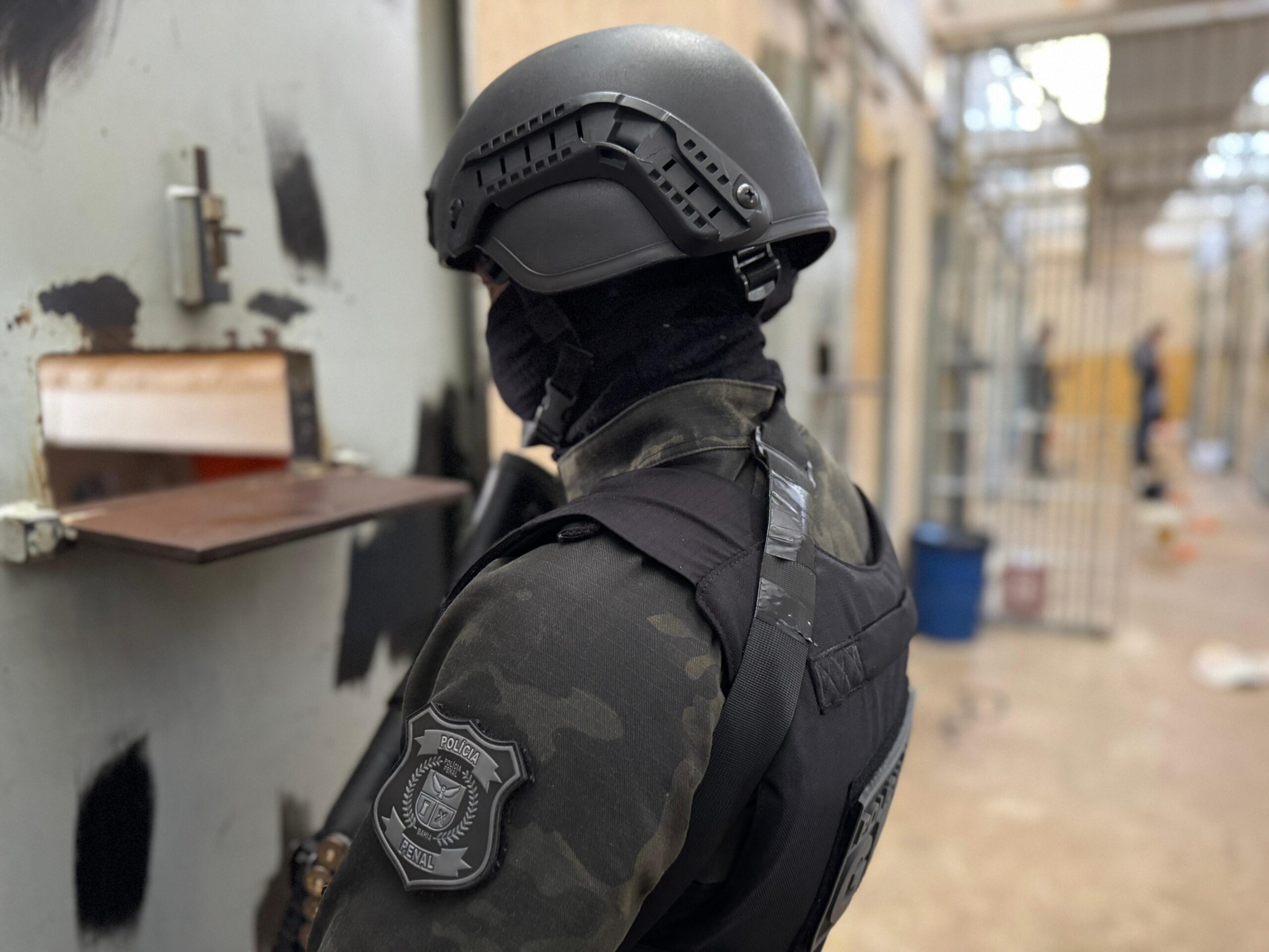 Capa: Polícia Penal retira mais de 30 celulares de duas unidades prisionais