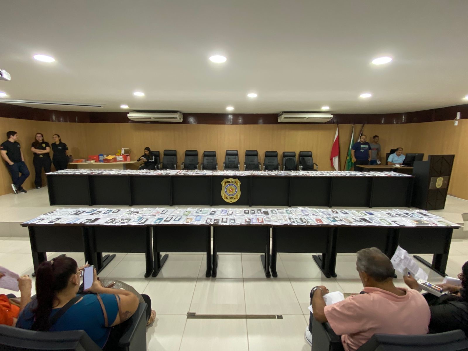 Capa: Operação Nacional da Polícia Civil recupera celulares roubados e devolve aos proprietários