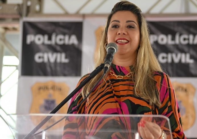 Capa: Prefeita de Santo Amaro, Alessandra Gomes, é afastada do cargo pela Câmara Municipal