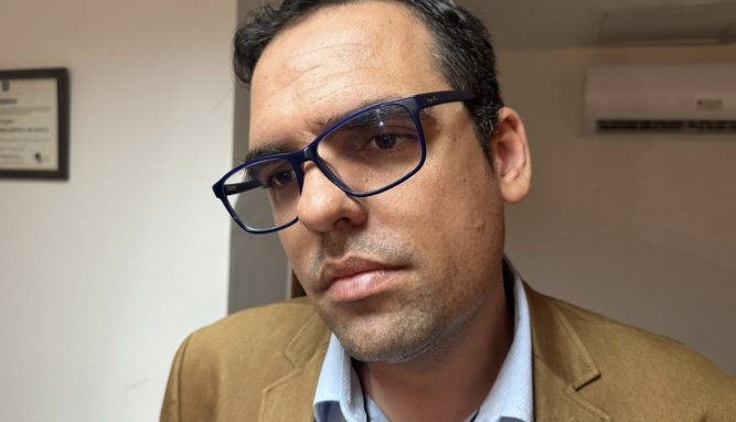 Capa: Vereador Tenóbio declara apoio à candidatura de Sapucaia à Presidência da Câmara de Lauro de Freitas