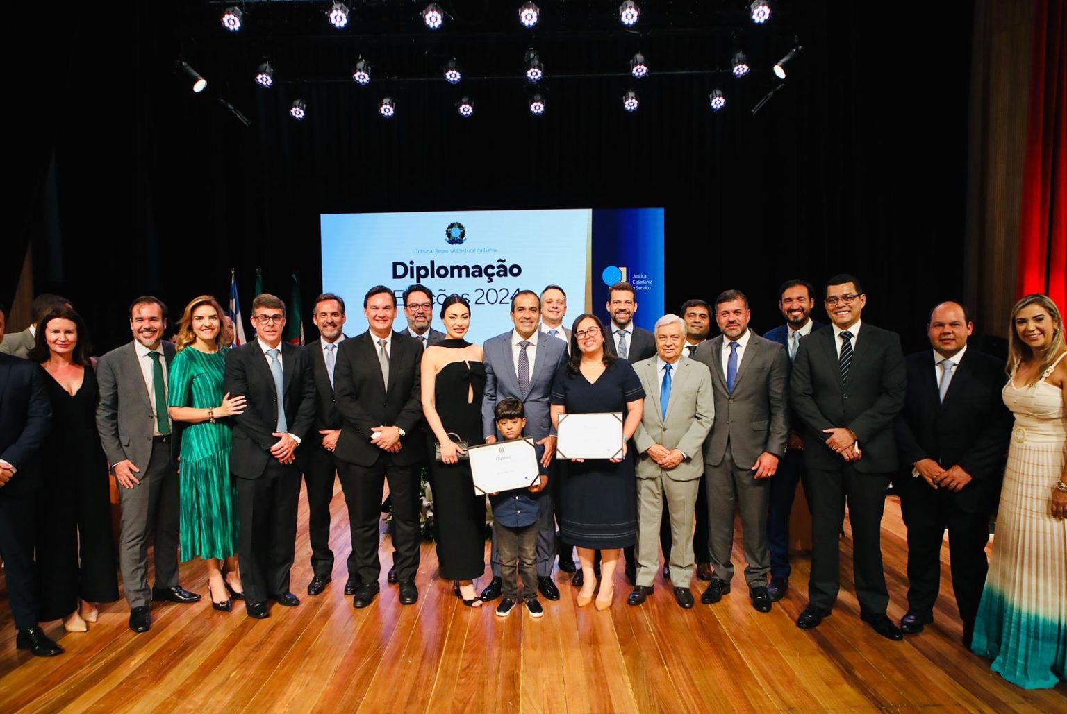 Capa: Bruno Reis é diplomado e diz que vai trabalhar para fazer um 2º mandato melhor que o 1º