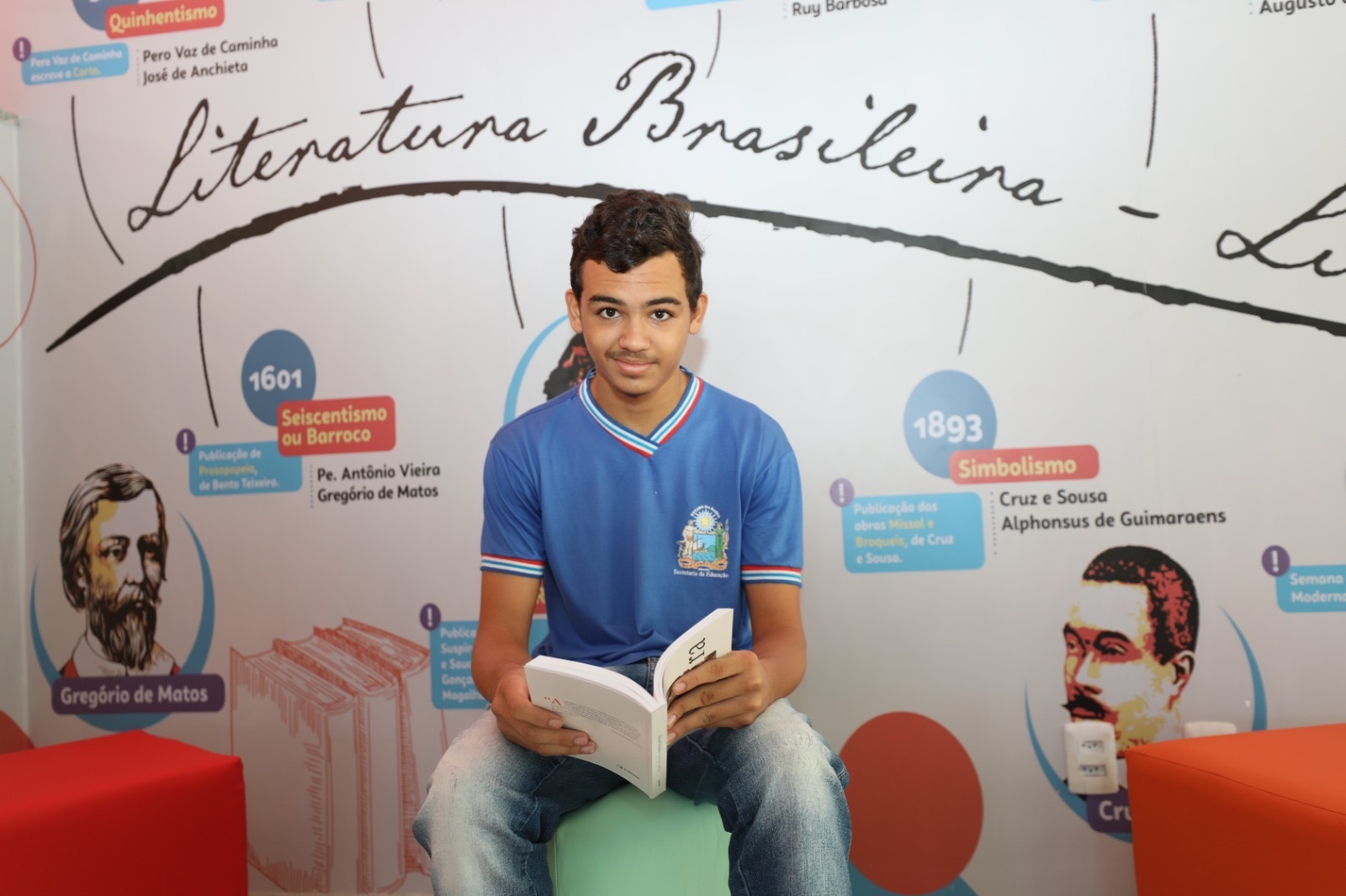 Capa: Governo do Estado inclui livro ‘Ainda Estou Aqui’ nas bibliotecas das escolas públicas estaduais da Bahia