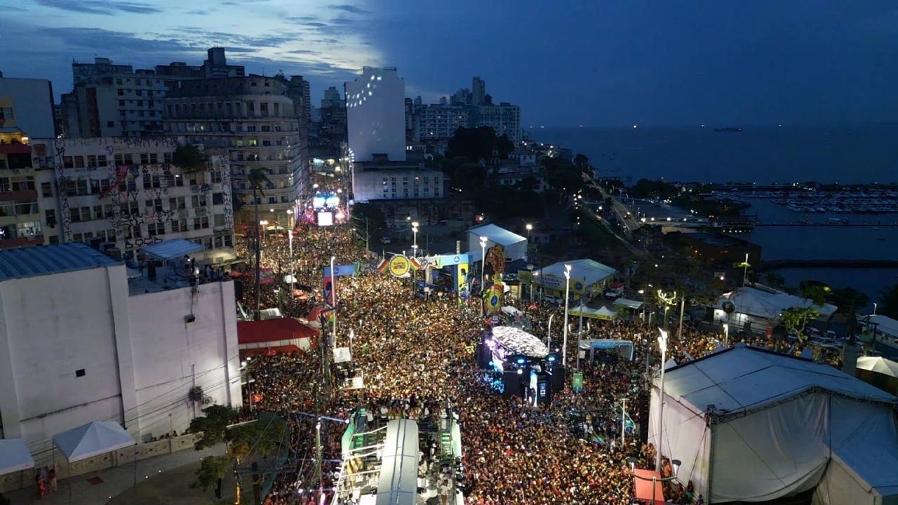Capa: Carnaval de Salvador 2025 deve movimentar R$1,8 bilhão na economia da capital baiana