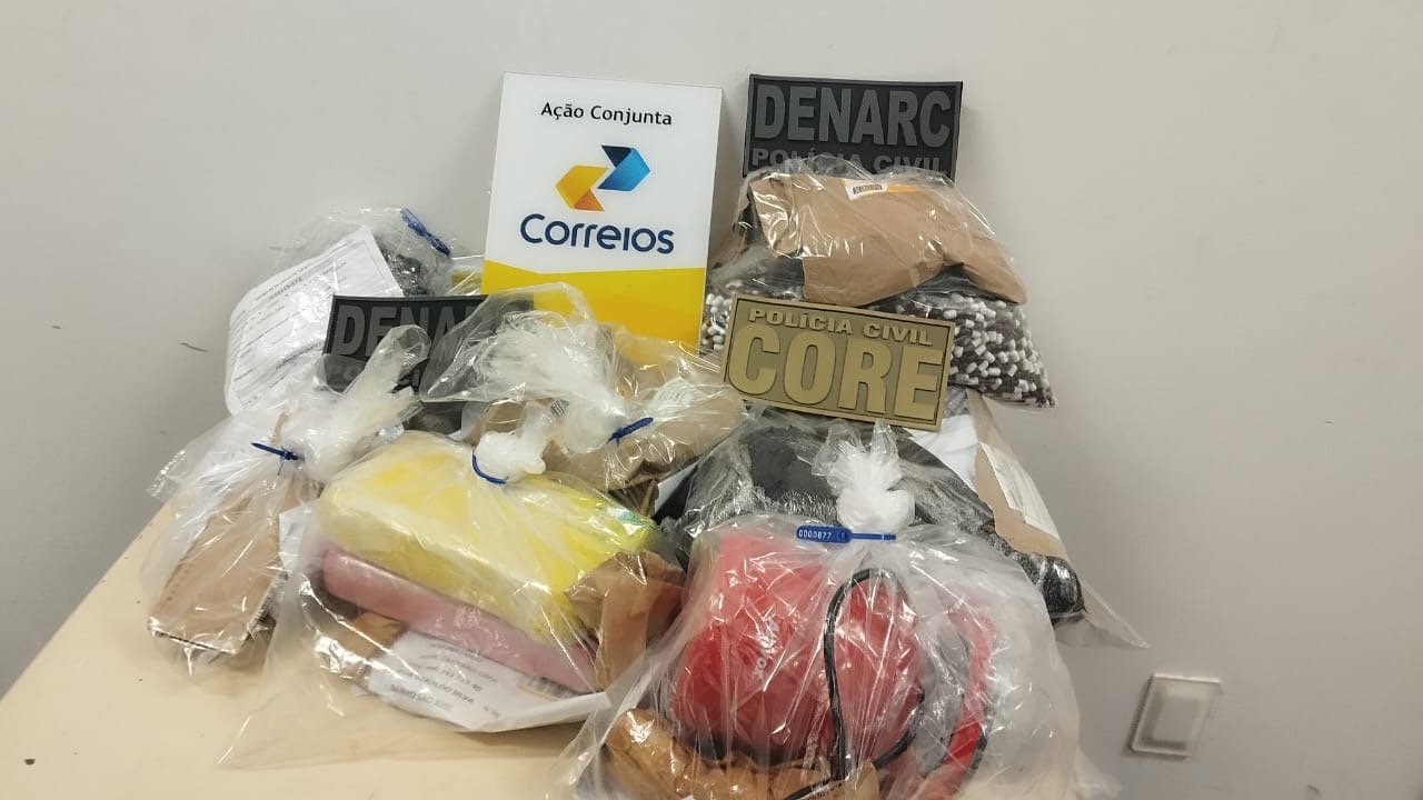 Capa: Drogas, anabolizantes e cigarros eletrônicos são apreendidos na Operação Postagem