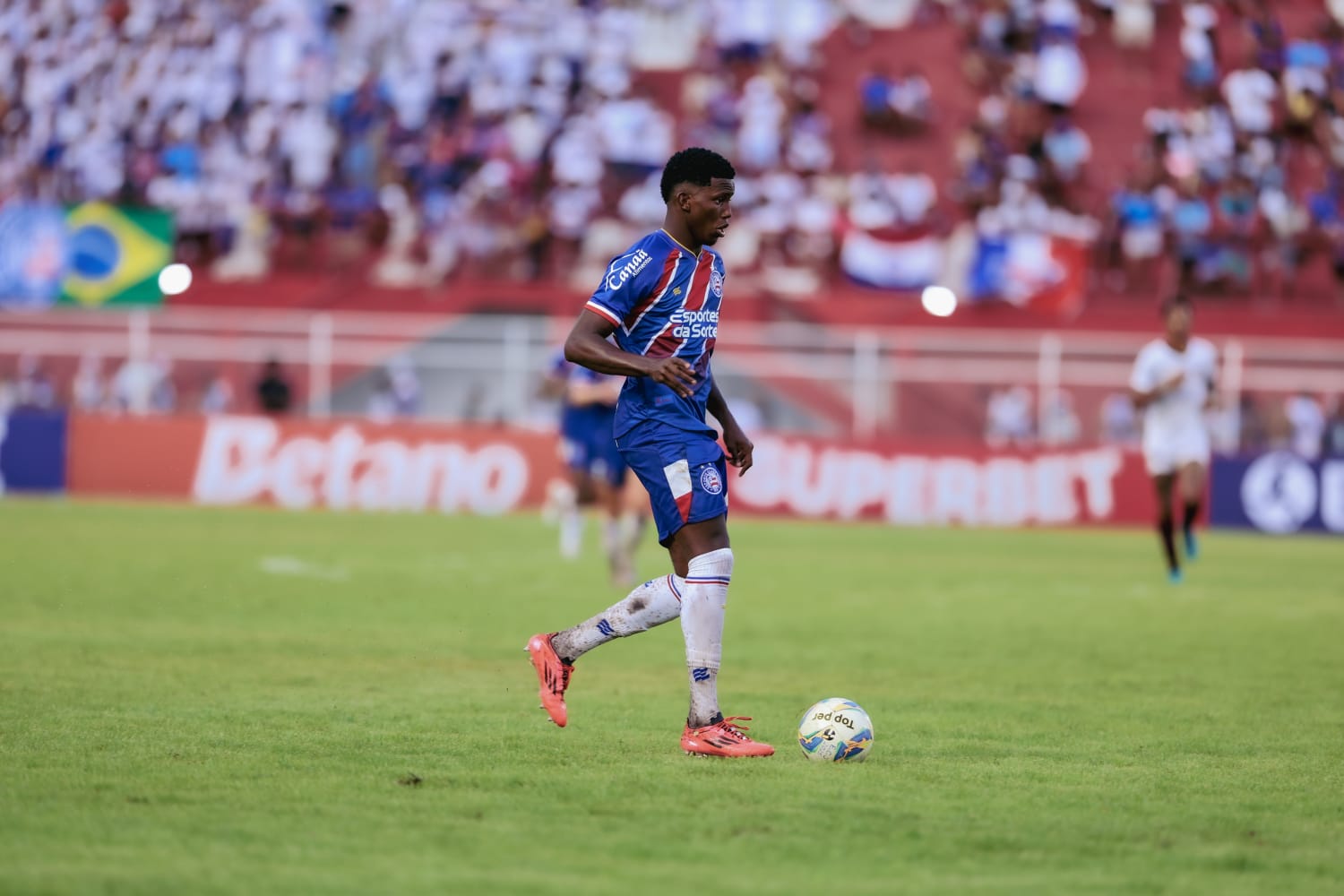 Capa: Em jogo válido pela primeira rodada do Baianão, Bahia e Jacuipense ficam apenas no empate