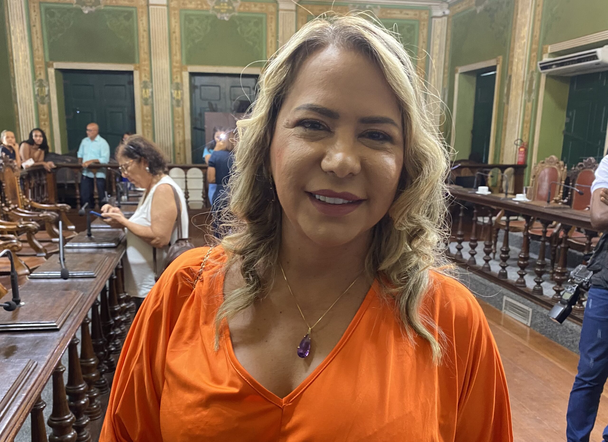 Capa: Débora Santana destaca propostas para saúde pública e valorização dos profissionais em Salvador