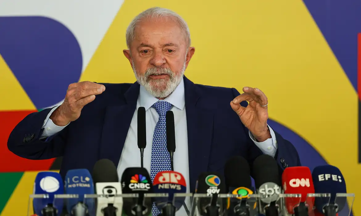 Capa: VOCÊ CONCORDA? “Se produto está caro, não compra”, diz Lula sobre alta dos alimentos