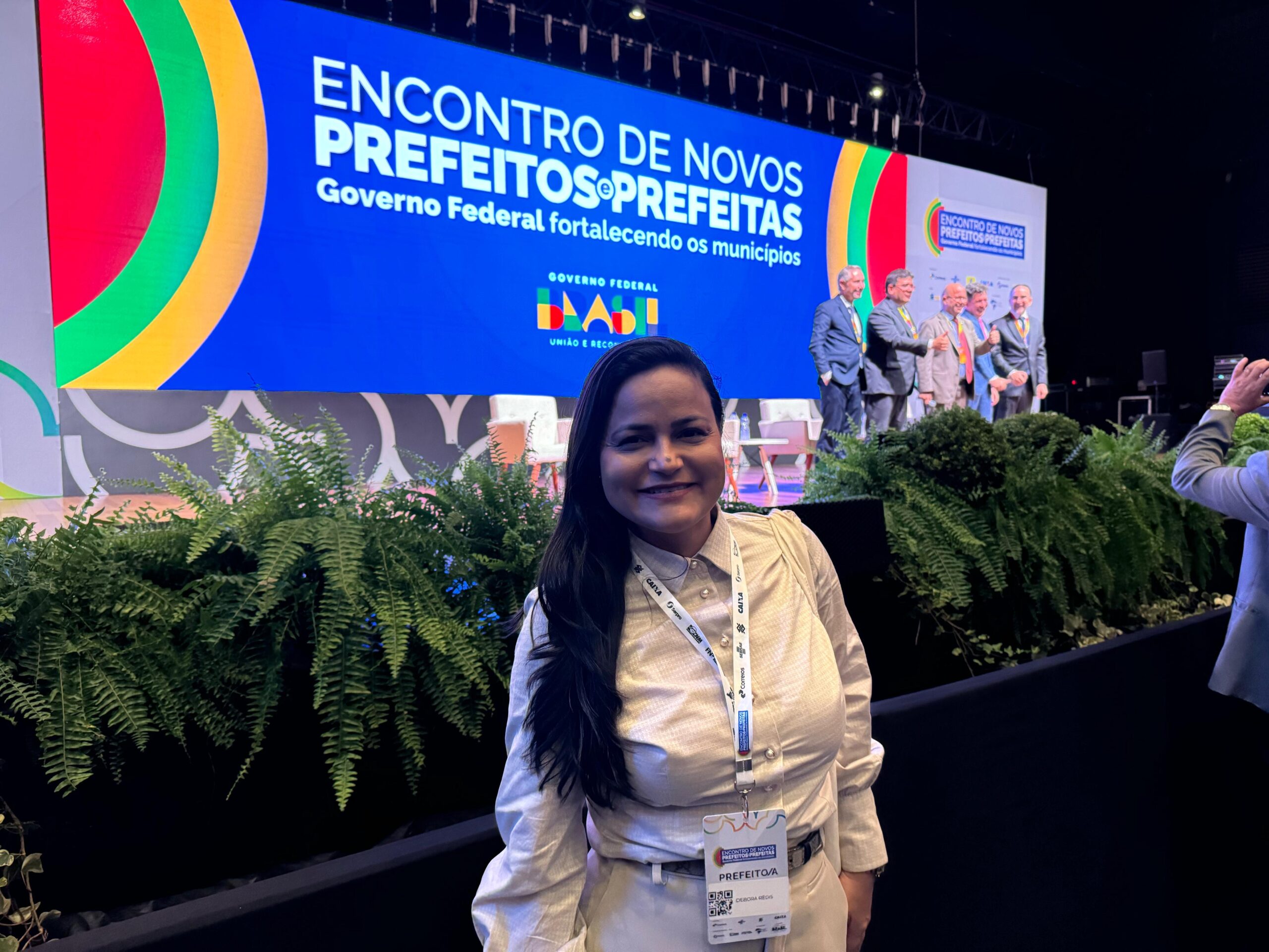 Capa: Débora Régis destaca 2º dia do encontro de novos prefeitos como uma imersão em conhecimento e oportunidades