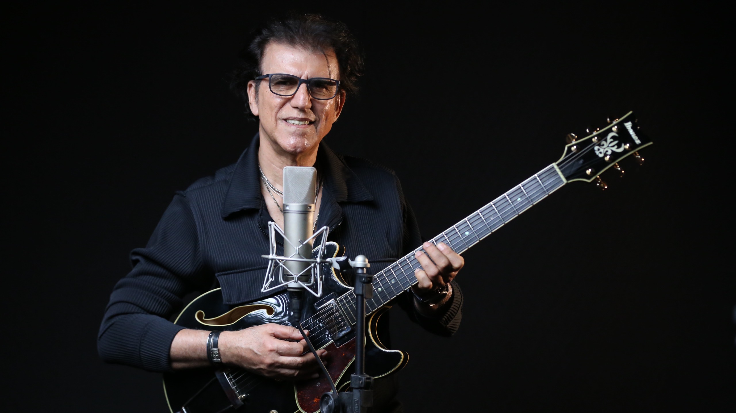 Capa: Benjaminn lança ‘Como Num Piscar de Olhos’, faixa do álbum ‘Leve’