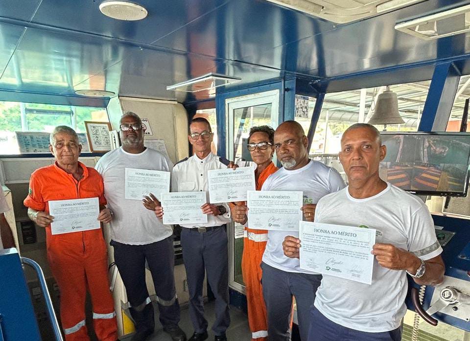 Capa: Tripulantes da Internacional Travessias Salvador (ITS) recebem reconhecimento de Honra ao Mérito