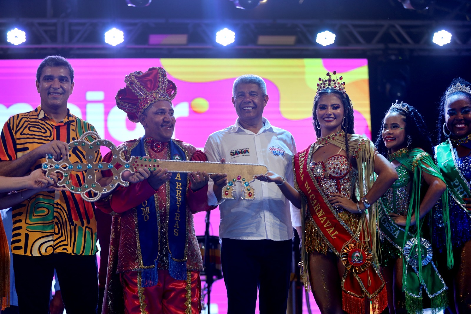 Capa: Em Barreiras, Governo do Estado abre os festejos carnavalescos do interior da Bahia