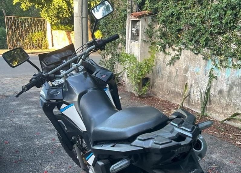 Capa: Moto adulterada é apreendida pela PM em Camaçari