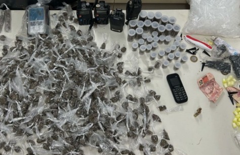 Capa: Drogas e munições são apreendidas pela Polícia Militar em Abrantes