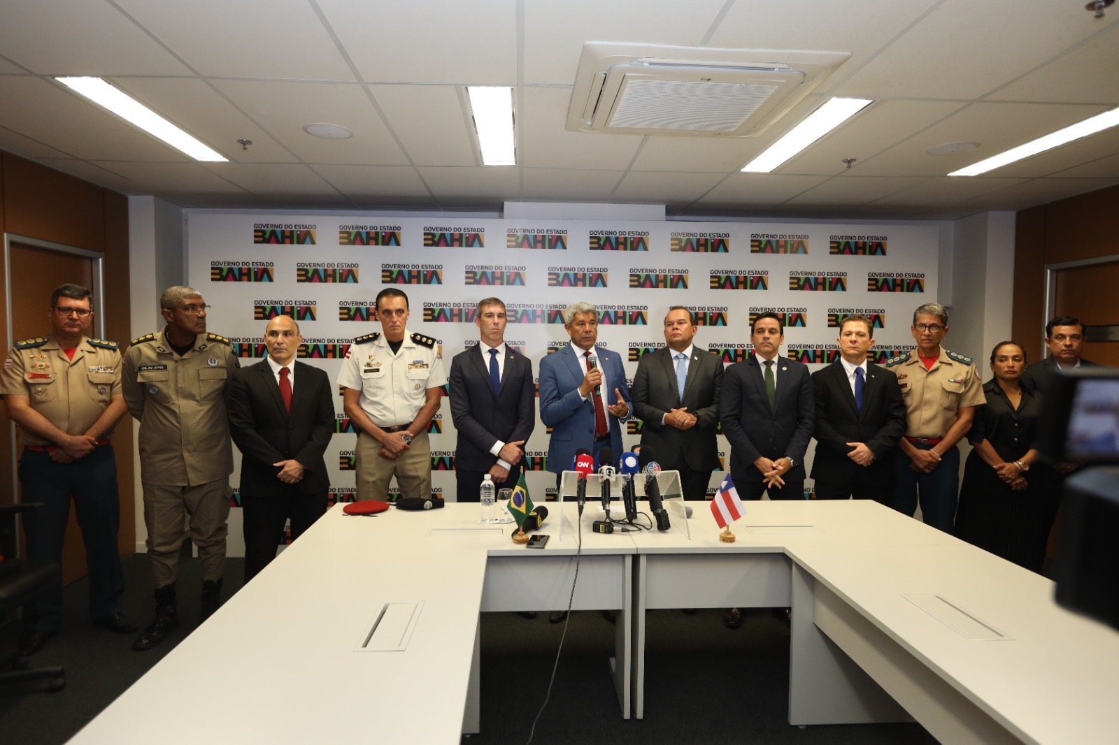 Capa: Governador Jerônimo Rodrigues anuncia mudanças na cúpula da Segurança Pública