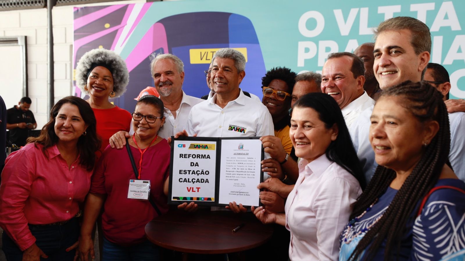 Capa: “Faremos um roteiro ainda mais forte para o turismo do Subúrbio de Salvador, valorizando também o patrimônio”, diz Jerônimo Rodrigues em anúncio das obras da reforma da Estação Calçada do VLT
