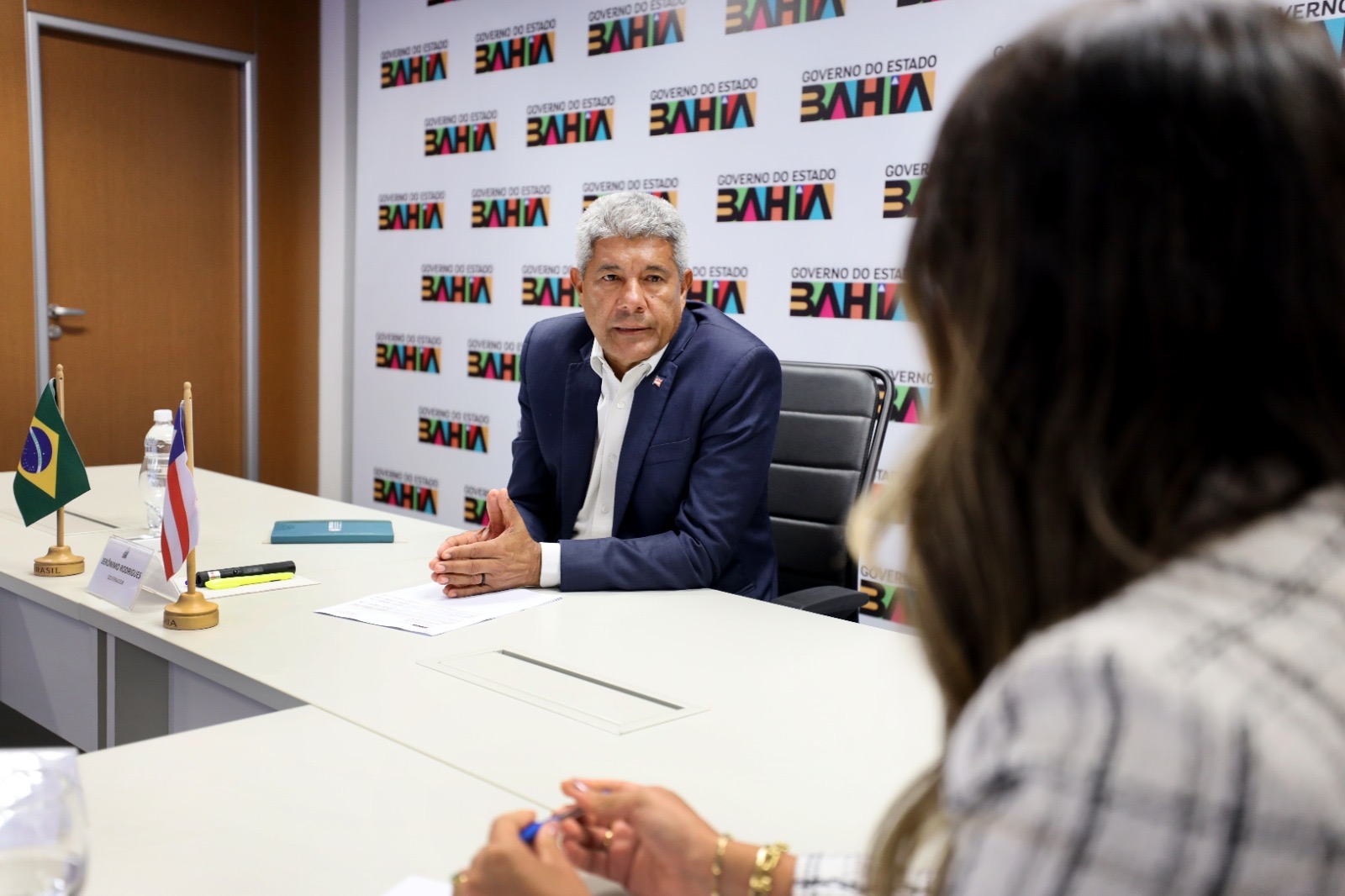 Capa: Governador Jerônimo Rodrigues recebe prefeita de Itatim e anuncia novos investimentos para o município