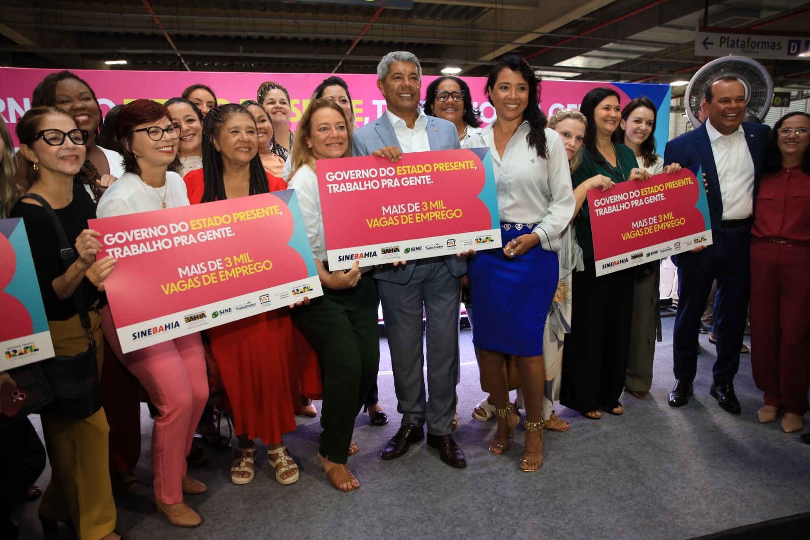 Capa: Governo do Estado promove ‘Dia T’ com oferta de quase 3 mil vagas de emprego em diversas cidades baianas