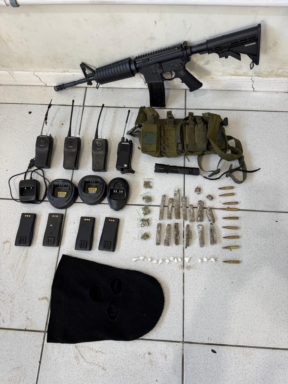 Capa: Forças Policiais retiram 20 armas de fogo por dia das mãos de integrantes de facções
