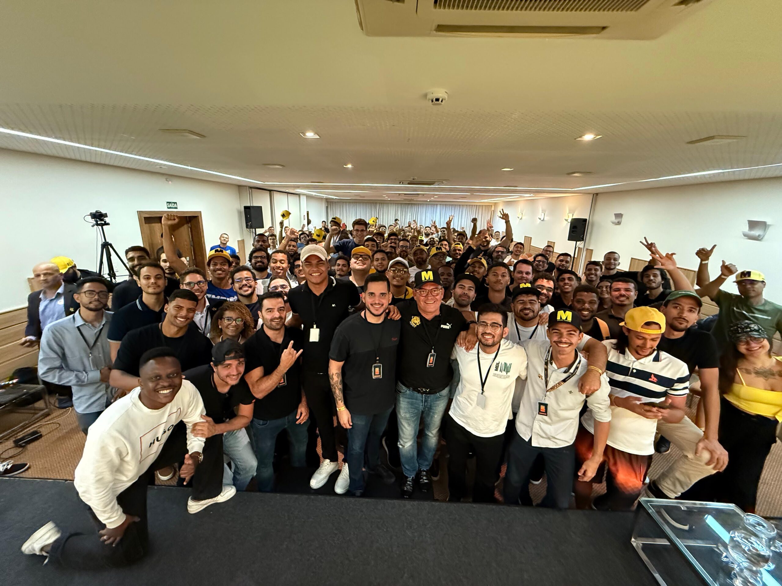 Capa: Mauro Cardim participa de evento em Salvador, confirma pré-candidatura ao governo da Bahia e apoia criação do partido Missão