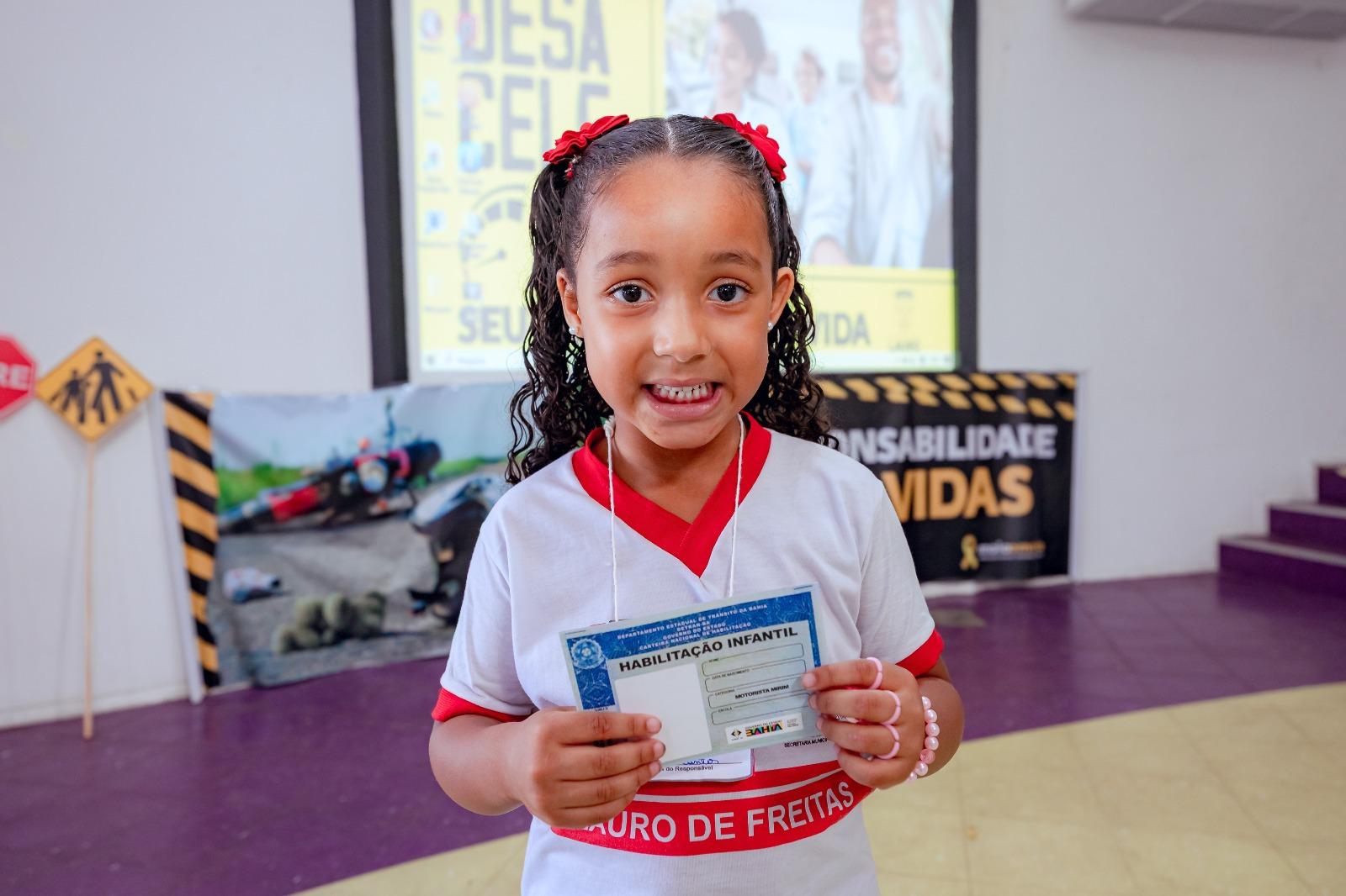 Capa: LAURO DE FREITAS: alunos da rede pública participam de ação educativa do Maio Amarelo