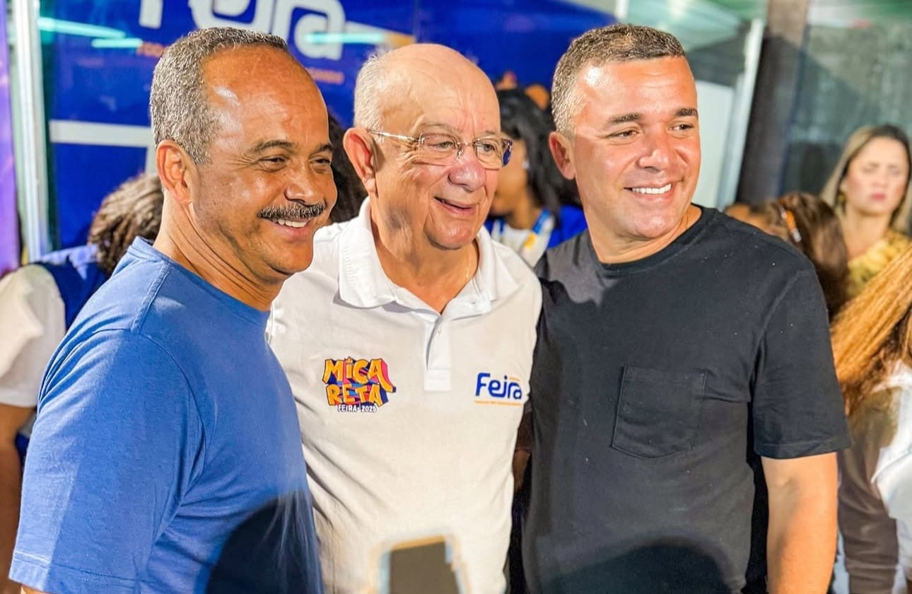 Capa: Em Feira de Santana, Elinaldo diz que José Ronaldo é peça fundamental no grupo de oposição