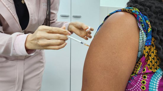 Capa: Bahia aparece em ranking dos estados com mais doses aplicadas da vacina contra influenza; confira