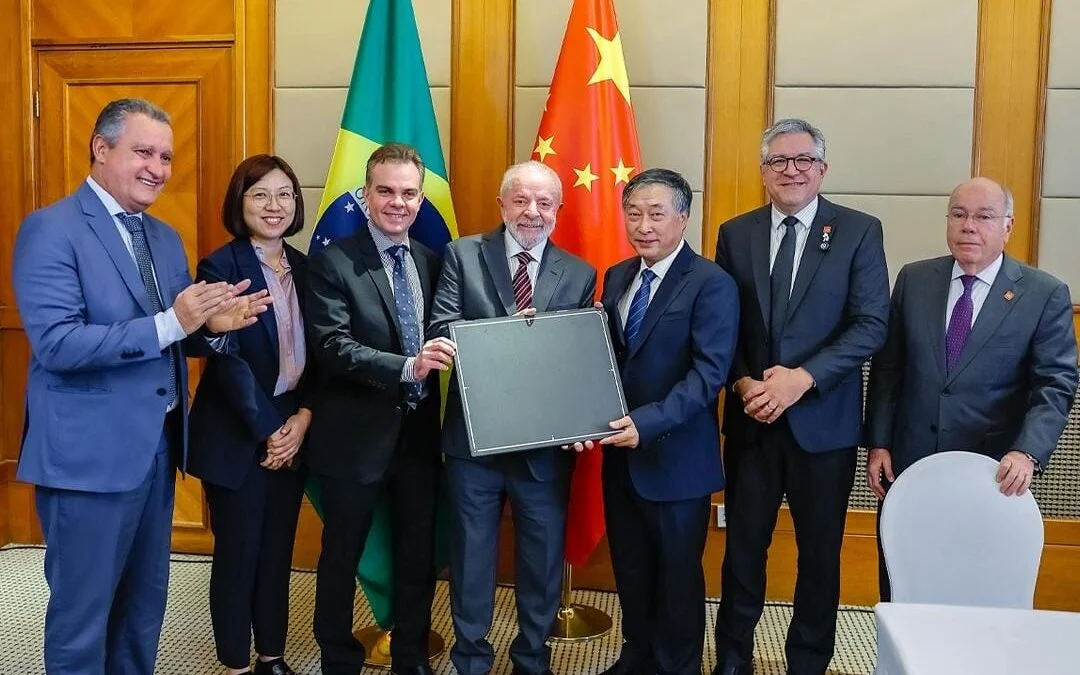 Capa: Lula volta a criticar ‘tarifaço’ de Trump e defender o livre comércio em visita à China