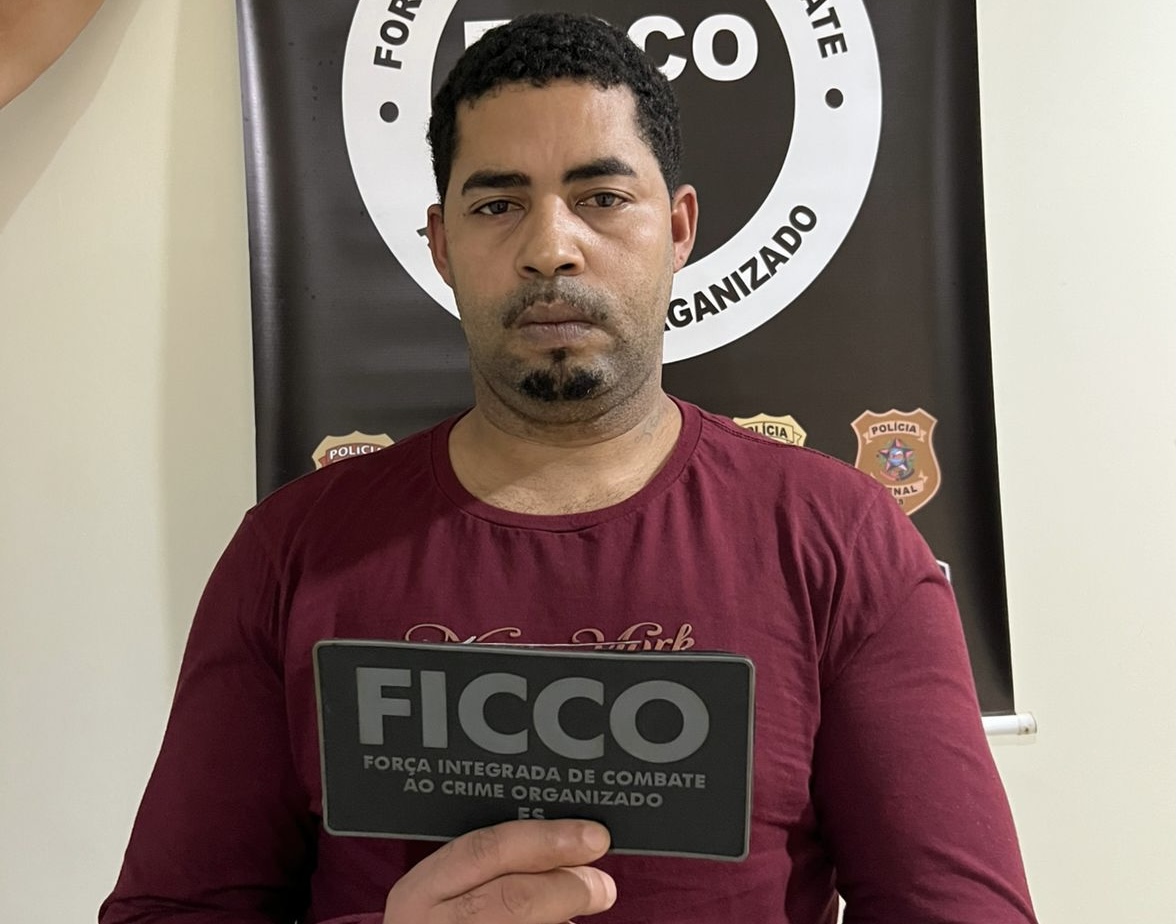 Capa: “LAMPIÃO” DO BDM: responsável por “Tribunal do Crime”, líder de facção é capturado na capital do Espírito Santo em ação da FICCO e da PM