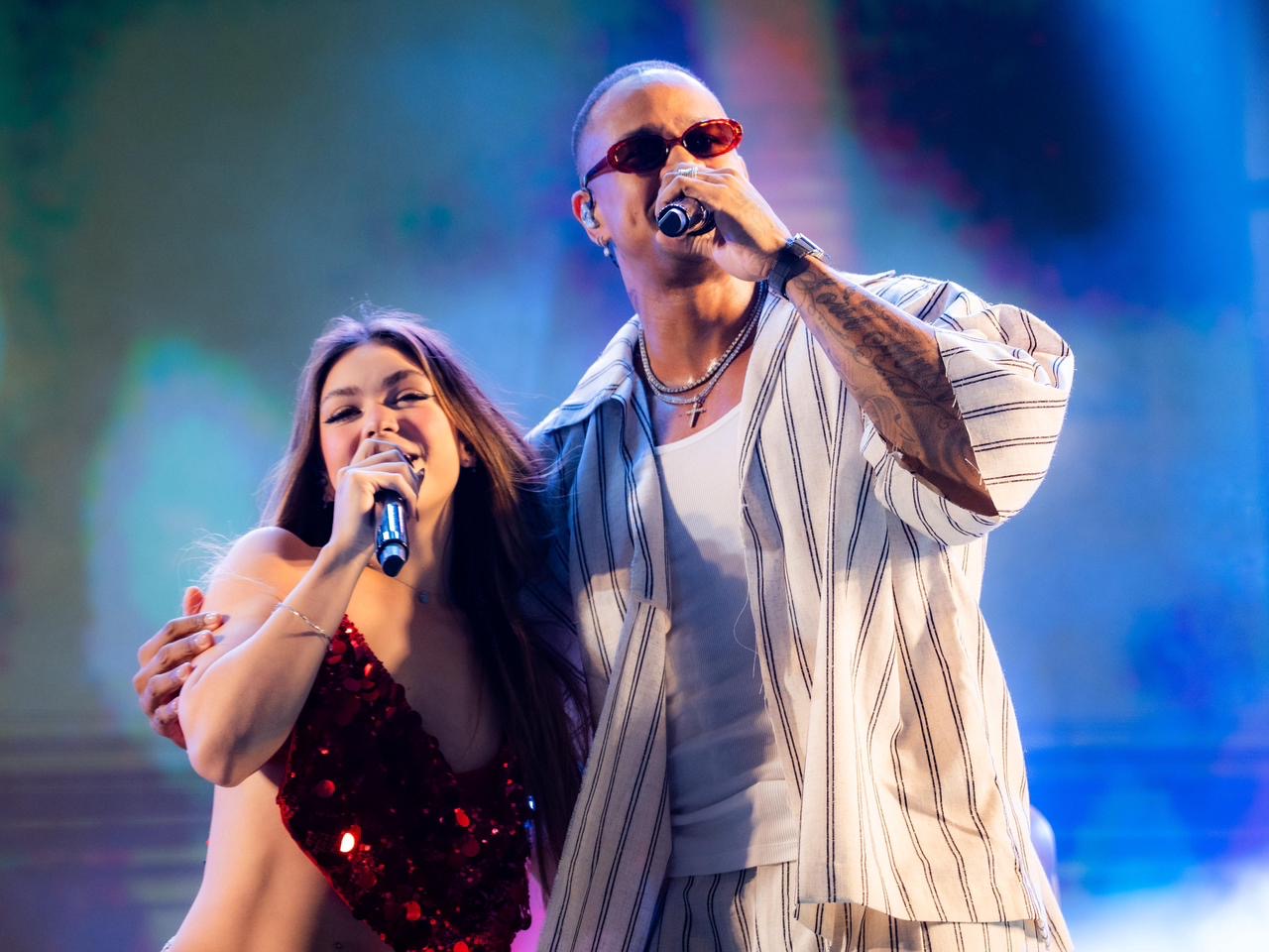 Capa: Léo Santana recebe Melody em show na Virada CulturalO gigante dividiu o palco com a cantora durante a música ‘Desliza’
