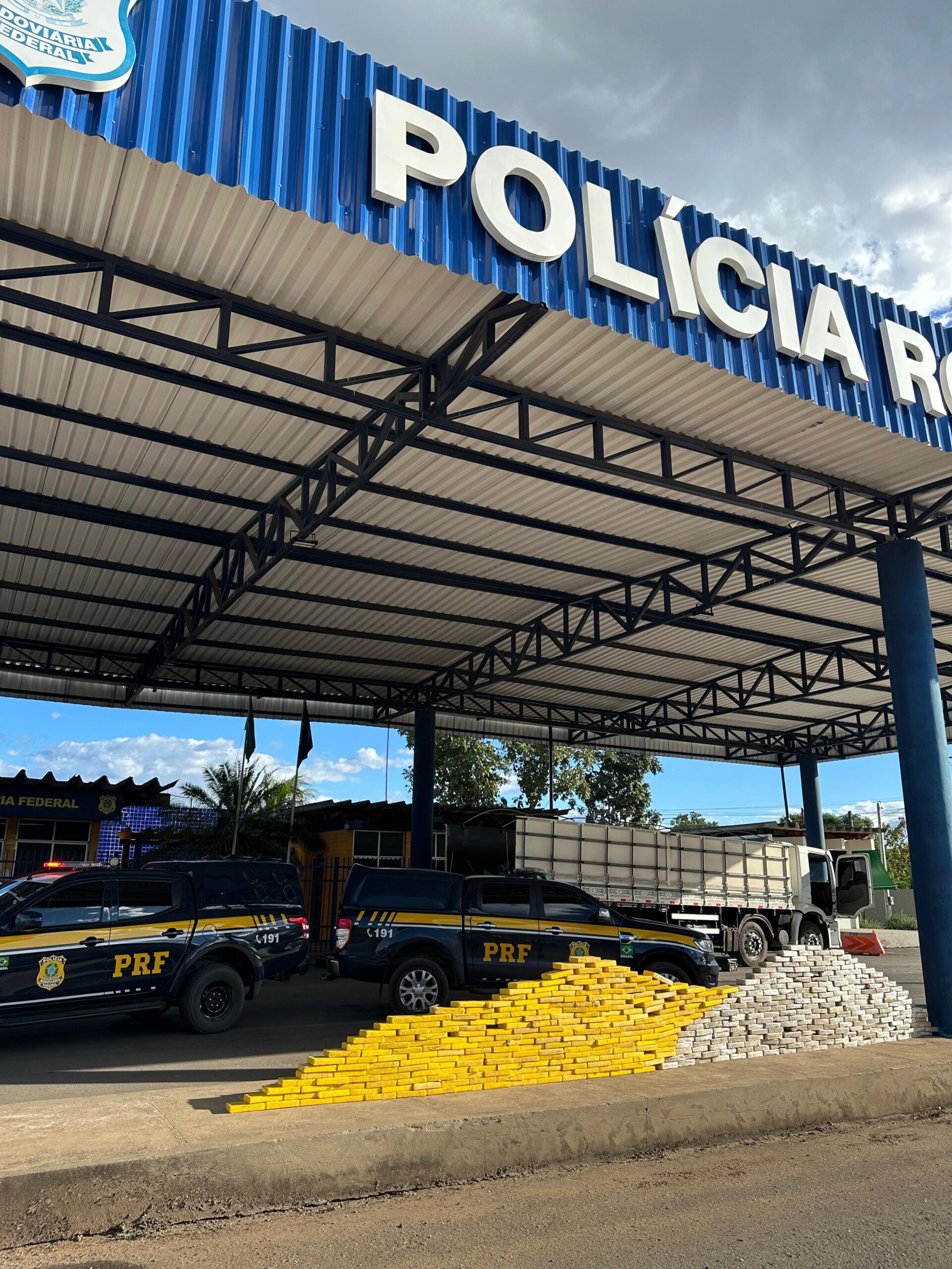 Capa: Meia tonelada de drogas apreendida, 37 prisões e ações no sistema prisional marcam 1ª fase da Operação Lockdown