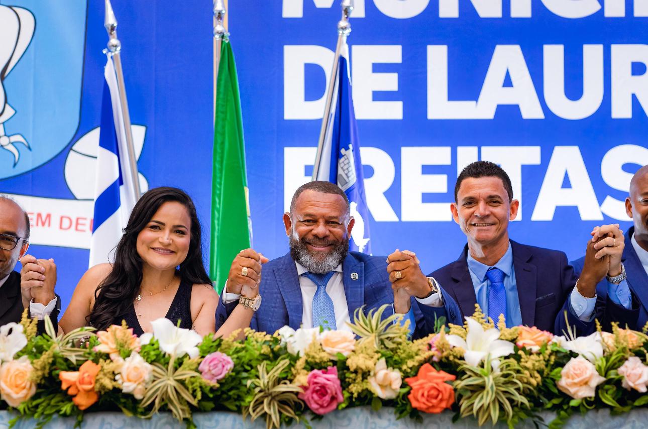 Capa: Câmara aprova título de cidadão laurofreitense para a prefeita Débora Régis e o vice-prefeito Matheus Reis, por iniciativa do vereador Juca