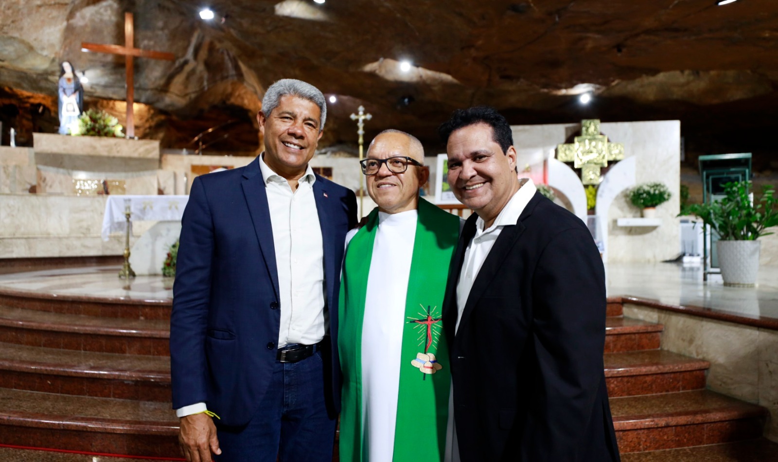 Capa: Governador Jerônimo Rodrigues participa da Festa de São Pedro em Bom Jesus da Lapa