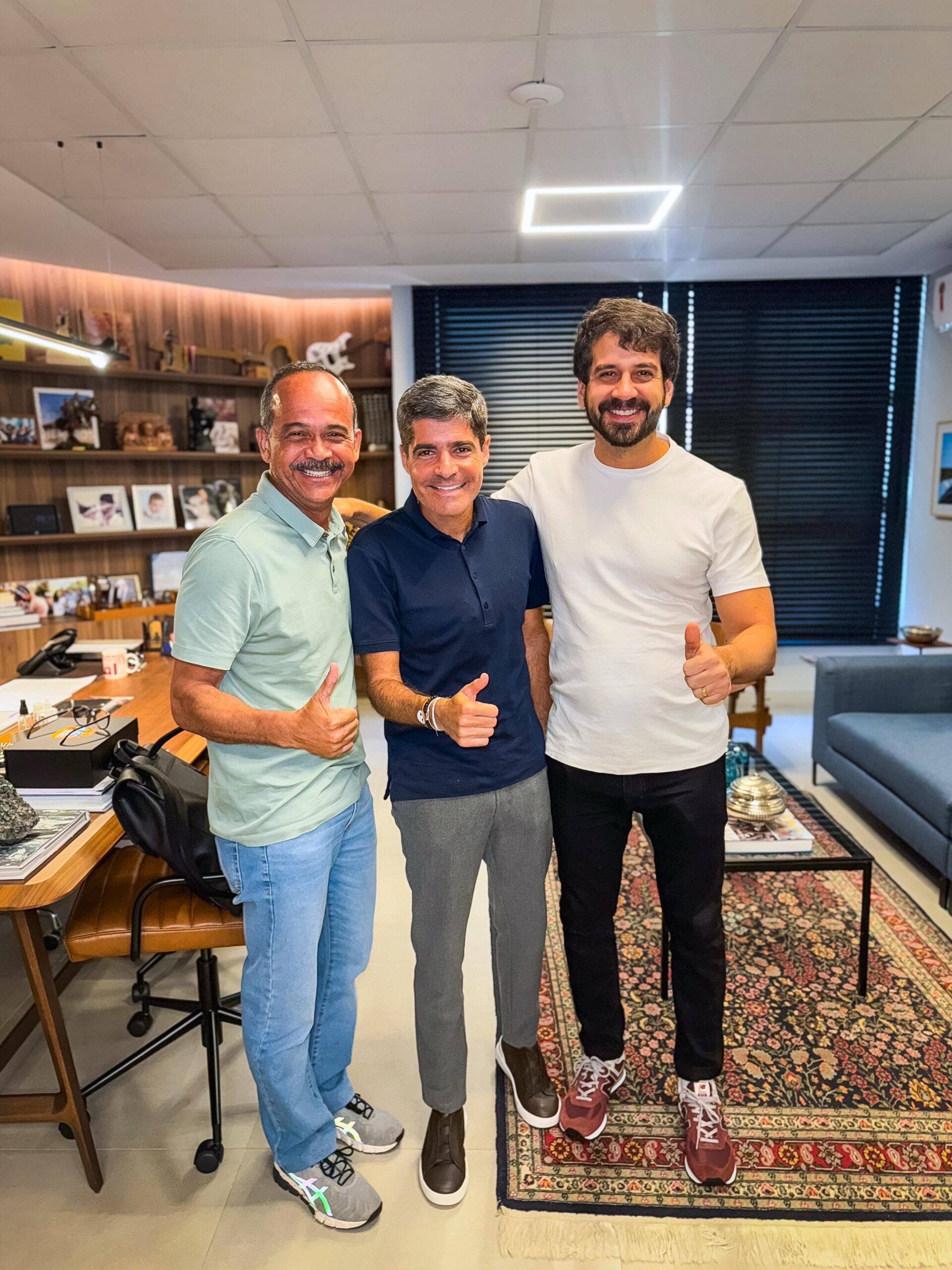 Capa: ACM Neto projeta: “Elinaldo será o deputado estadual mais votado da Bahia”