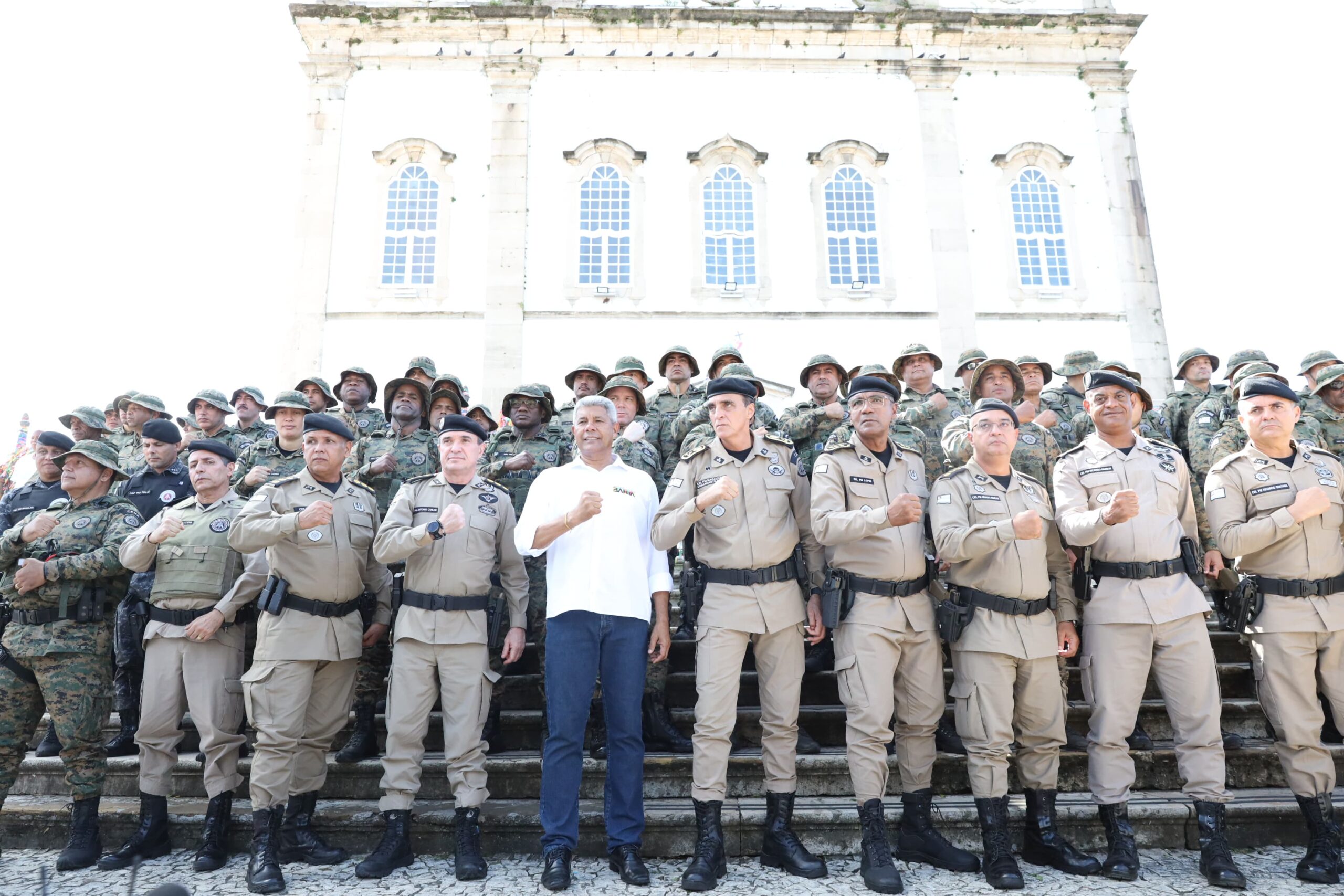 Capa: PM recebe 62 novas viaturas para renovação da frota de especializadas no interior