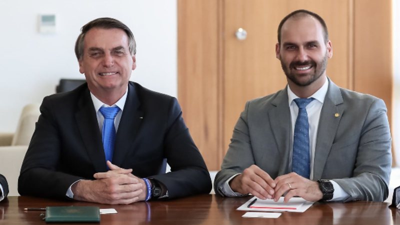Capa: Como a família Bolsonaro deu um tiro no pé com tarifaço de Donald Trump